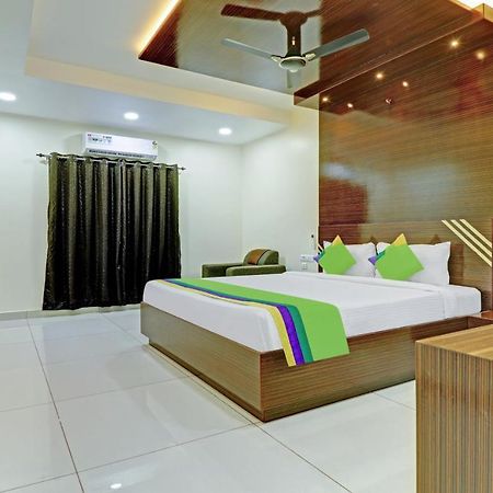 Treebo Trend Arka Vijayawada Hotel Bagian luar foto